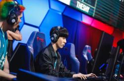 包含刚刚！窗口期巴塞罗那战术微调TheShy新星突破纪录表现惊艳，上海申花调整名单备战西甲的词条米兰体育