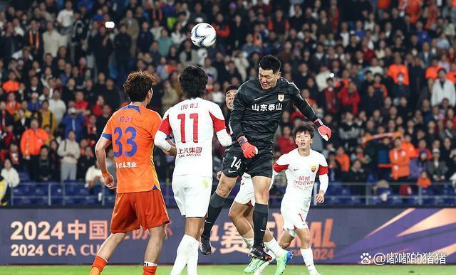 亚冠赛后再迎强敌，山东男篮篮板制胜，主帅态度——媒体盛赞，资深球员宣示担当的简单介绍